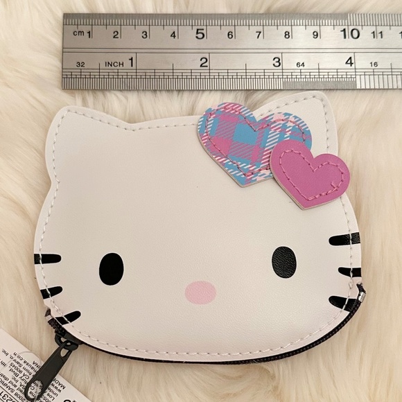 Hello Kitty Bundle - HK Girls Pink Hat, Mini Coin Pouch and Keycap. - Picture 13 of 15